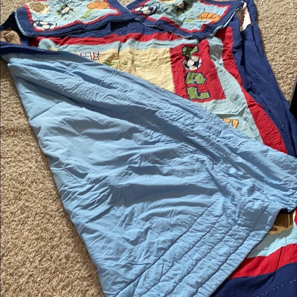 Comforter - Picture 3 of 4